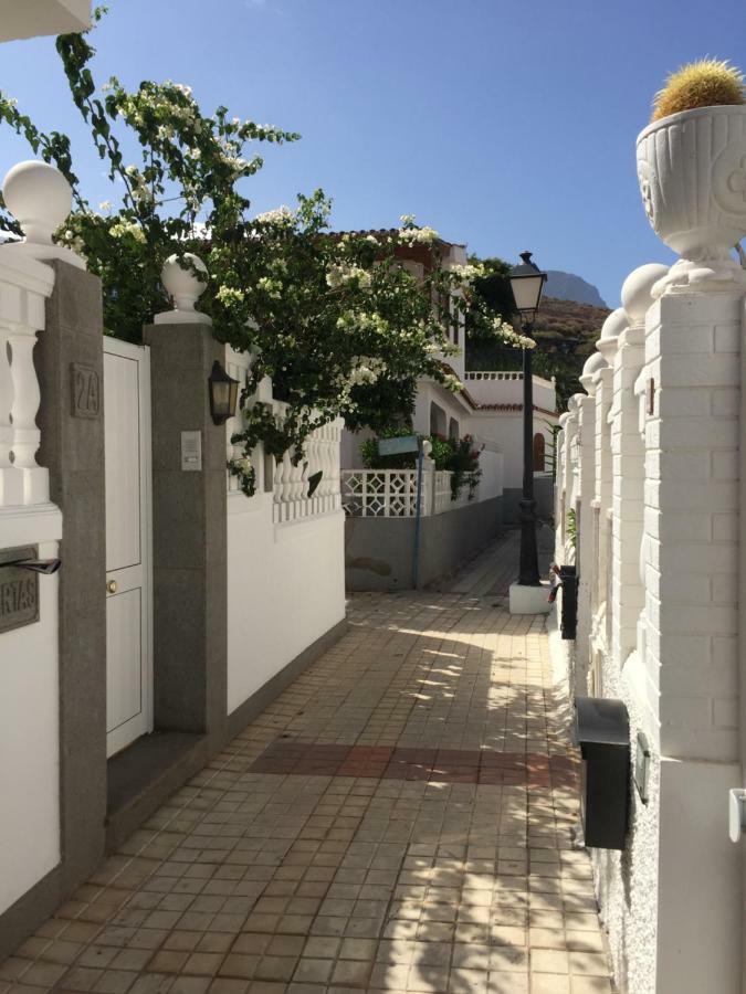La Palmera1 Casa Al Primer Piso Con 2 Dormitorios - Two Bedroom House On The First Floor --- La Palmera 2 Casa En Planta Baja Con 1 Dormitorio, One Bedroom House On The Ground Floor 아게이크 외부 사진