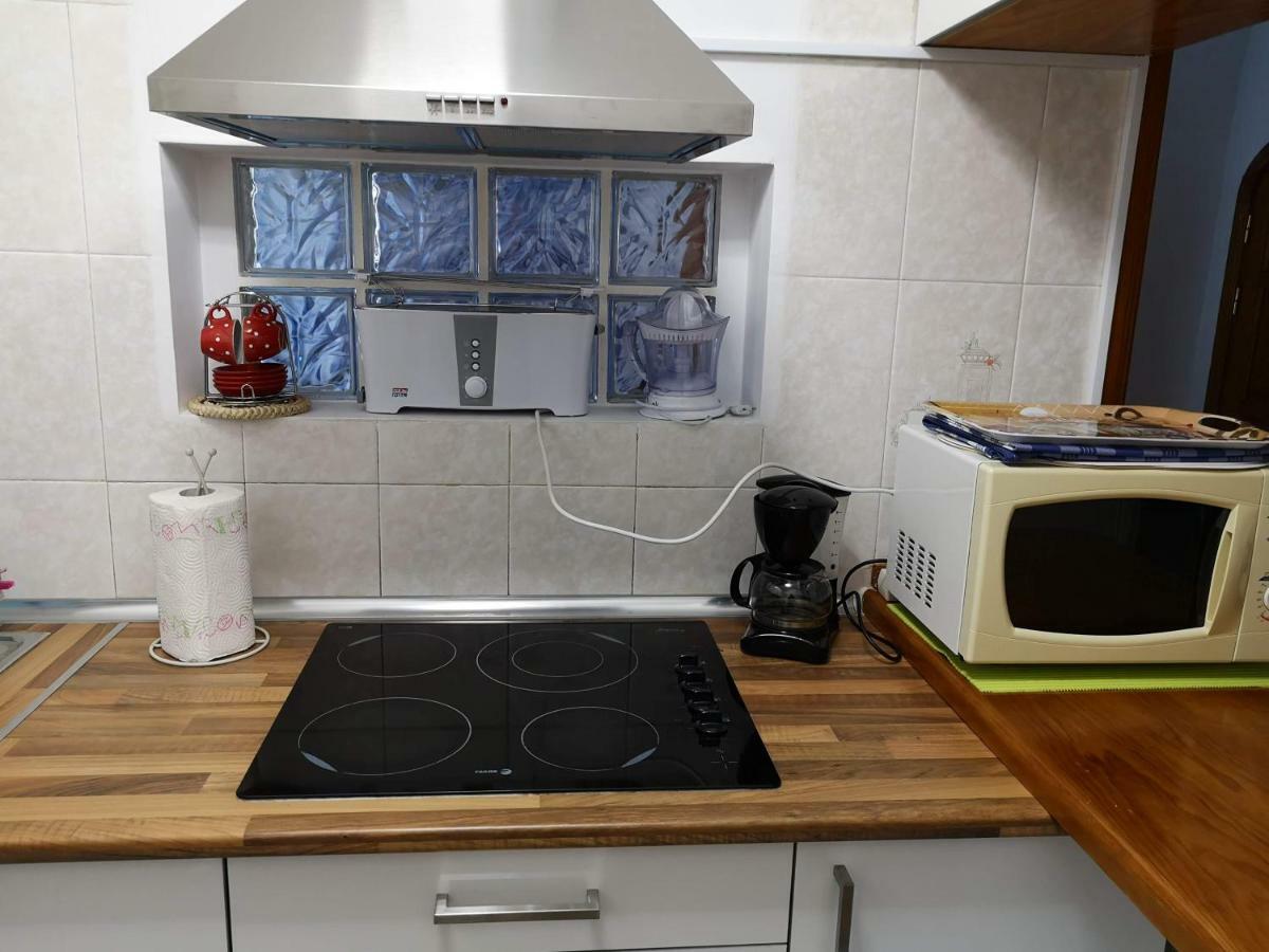 La Palmera1 Casa Al Primer Piso Con 2 Dormitorios - Two Bedroom House On The First Floor --- La Palmera 2 Casa En Planta Baja Con 1 Dormitorio, One Bedroom House On The Ground Floor 아게이크 외부 사진