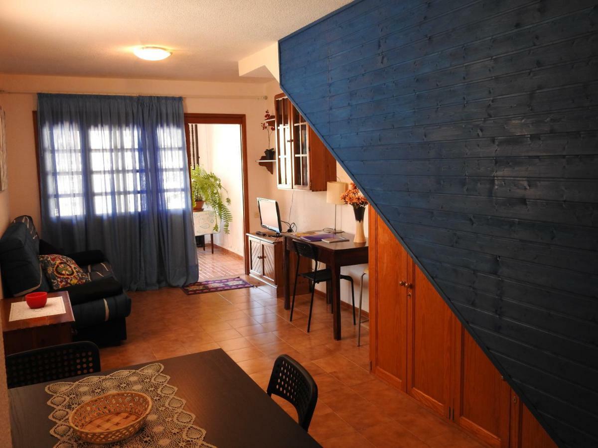 La Palmera1 Casa Al Primer Piso Con 2 Dormitorios - Two Bedroom House On The First Floor --- La Palmera 2 Casa En Planta Baja Con 1 Dormitorio, One Bedroom House On The Ground Floor 아게이크 외부 사진